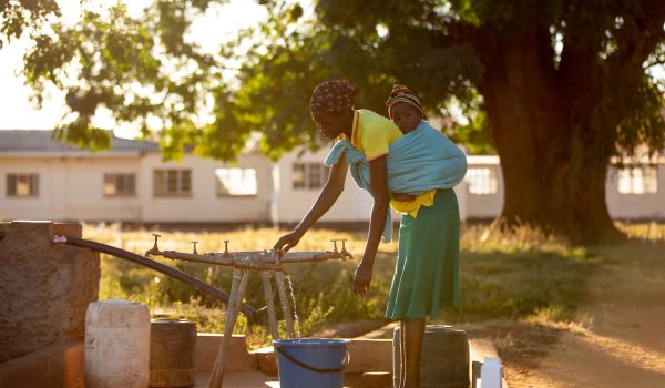 UNDP-Zimbabwe-SDG3-solar-health-2832_3 (1)